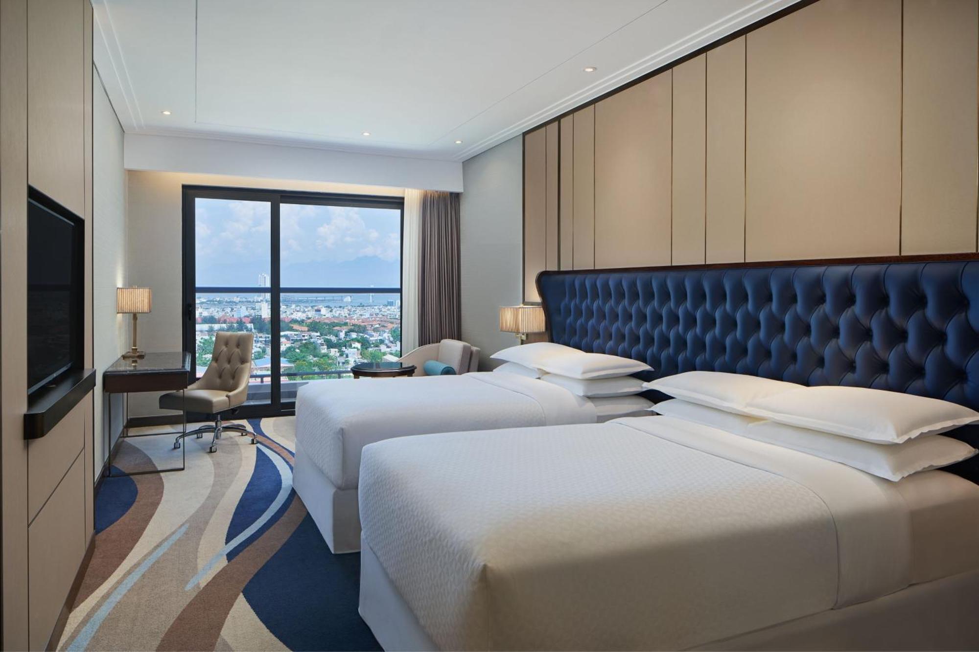 Khách sạn Four Points By Sheraton