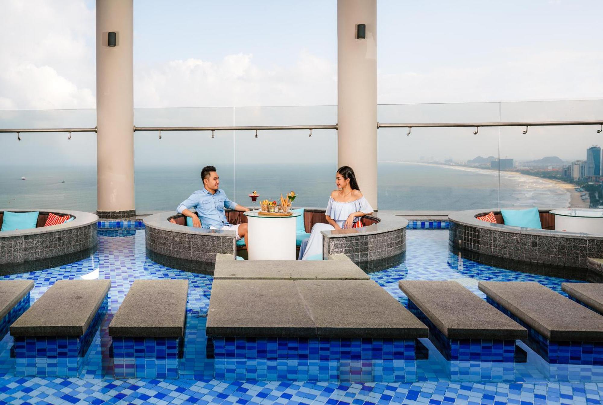 Khách sạn Four Points By Sheraton