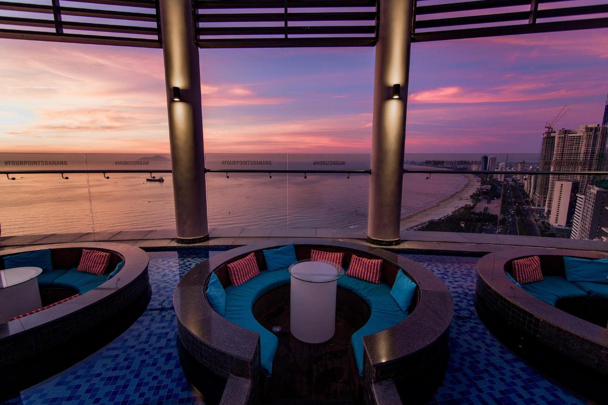 Four Points By Sheraton Khách sạn 5*